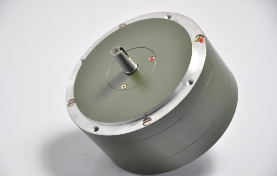 力矩電機控制器是否通用呢？